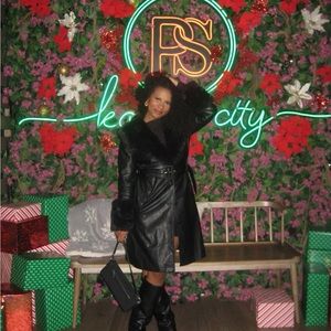 Meet your Posher, Alexis